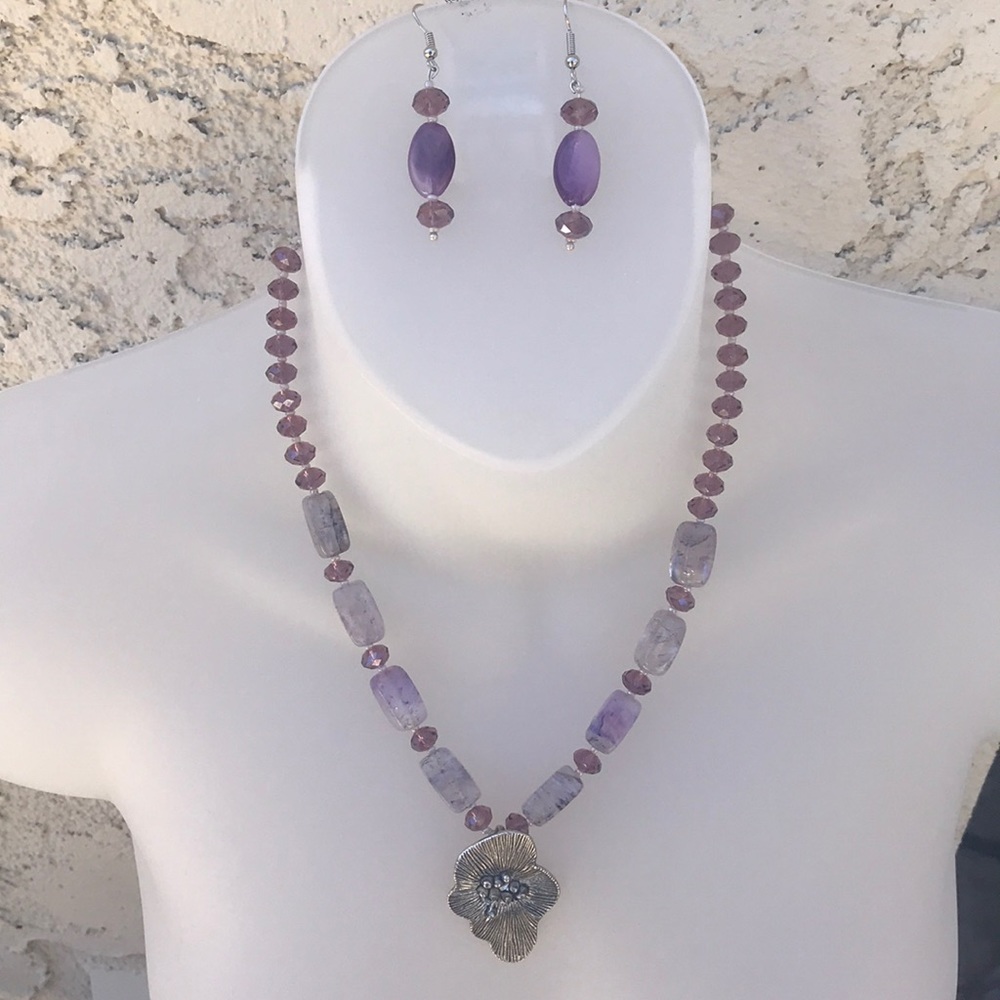Necklace and earring